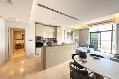 Appartamento in affitto a Palm Jumeirah, Dubai, EAU 3 camere da letto, 161.91970967 mq. № 583677 - foto 3