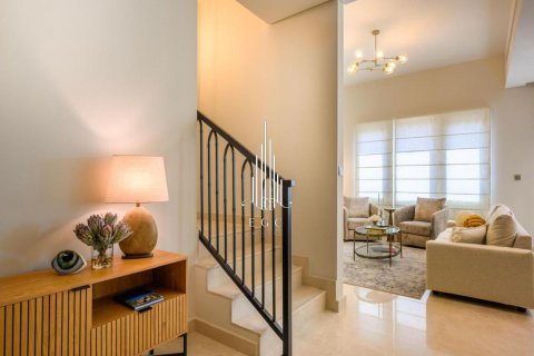 Villa in Khalifa City, Abu Dhabi, UAE 5 bedrooms, 714.4 sq.m. № 577804 - photo 10