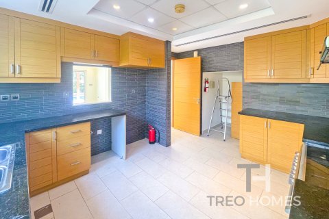 Villa para arrendamento em Jumeirah Park, Dubai, EAU 4 quartos, 314 m2 № 595576 - foto 4