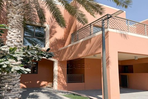 Vila v Abu Dhabi, SAE 4 ložnice, 362 m² Č.: 615137 - fotografie 1
