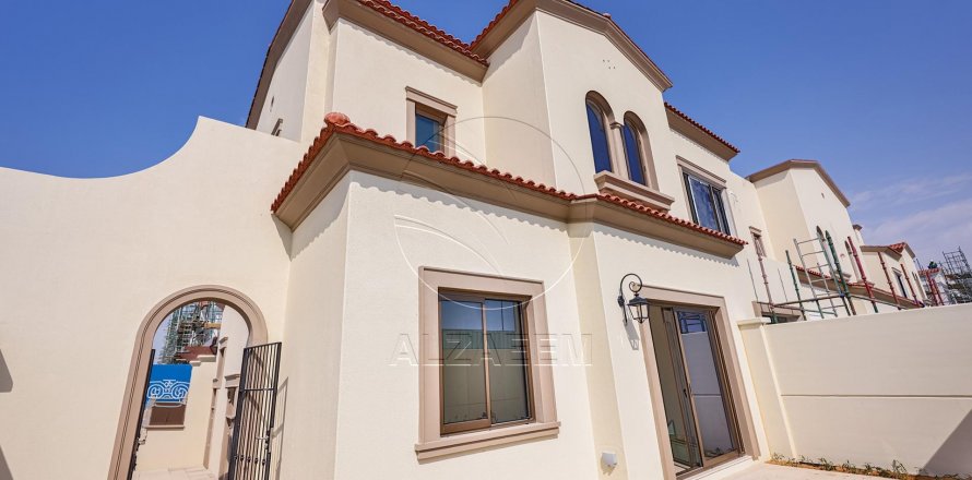 Khalifa City、Abu Dhabi、UAEにあるタウンハウス 2ベッドルーム、123 m2 No615140