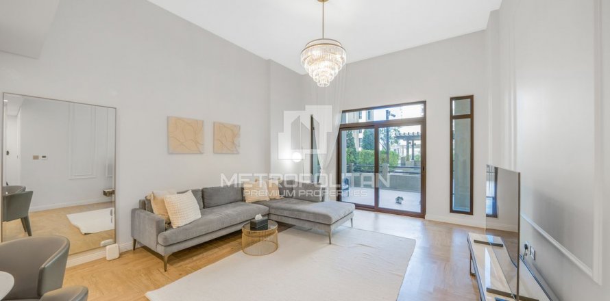 Byt v Umm Suqeim, Dubai, SAE 1 ložnice, 94 m² Č.: 592456