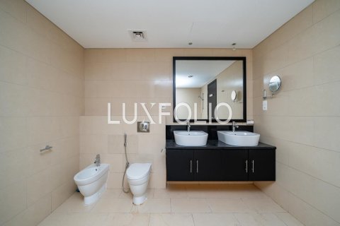 Apartmen di Jumeirah Lake Towers, Dubai, UAE 1 bilik tidur, 120 meter persegi № 628168 - foto 14