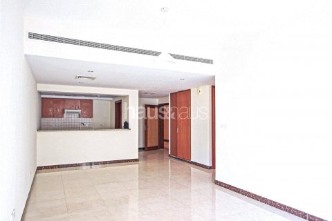 Apartment in Greens, Dubai, UAE 2 bedrooms, 105 sq.m. № 625453 - photo 1