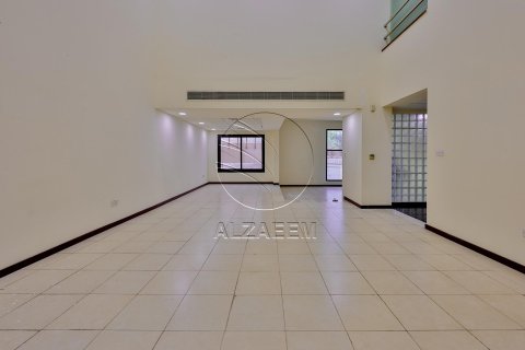 Vilë në Al Bateen, Abu Dhabi, Emiratet e Bashkuara Arabe 5 dhoma gjumi, 502 m2. № 615470 - Foto 3