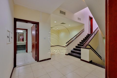 Vilë në Al Bateen, Abu Dhabi, Emiratet e Bashkuara Arabe 5 dhoma gjumi, 502 m2. № 615470 - Foto 14