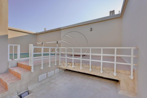 Vilë në Al Bateen, Abu Dhabi, Emiratet e Bashkuara Arabe 5 dhoma gjumi, 502 m2. № 615470 - Foto 21