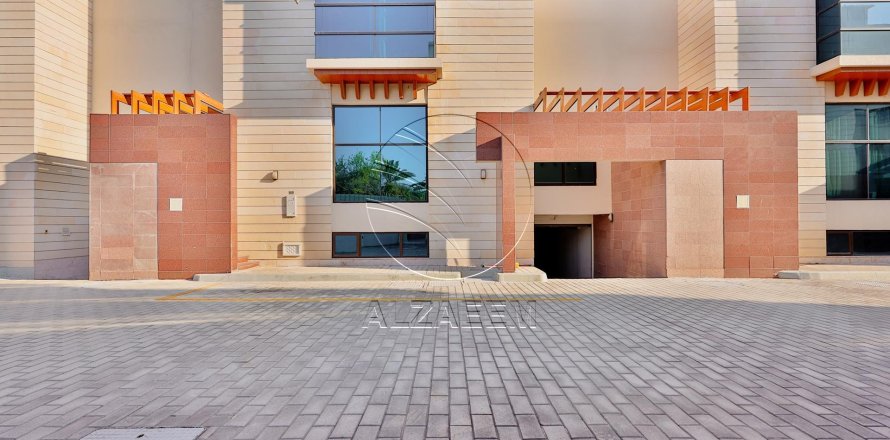 Vilë në Al Bateen, Abu Dhabi, Emiratet e Bashkuara Arabe 5 dhoma gjumi, 502 m2. № 615470