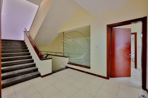 Vilë në Al Bateen, Abu Dhabi, Emiratet e Bashkuara Arabe 5 dhoma gjumi, 502 m2. № 615470 - Foto 16