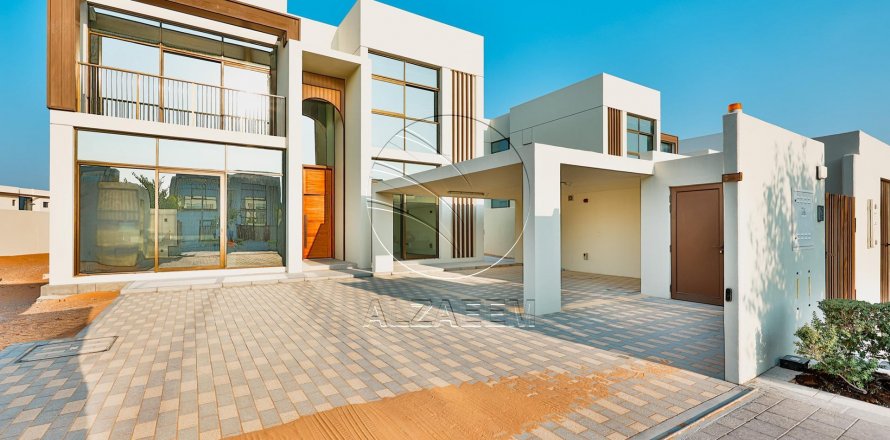 Villa em Abu Dhabi, EAU 4 quartos, 880 m2 № 615471