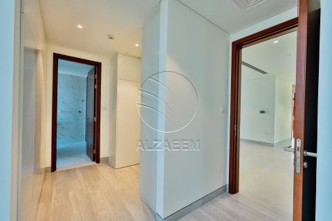Villa para arrendamento em Abu Dhabi, EAU 4 quartos, 880 m2 № 615471 - foto 23