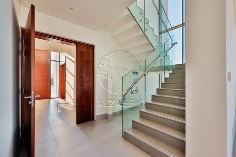 Villa para arrendamento em Abu Dhabi, EAU 4 quartos, 880 m2 № 615471 - foto 6