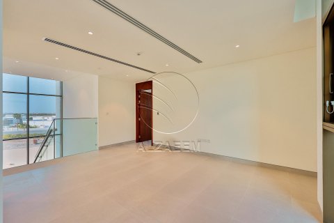 Villa para arrendamento em Abu Dhabi, EAU 4 quartos, 880 m2 № 615471 - foto 12