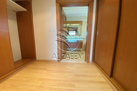 Villa in Marina Village, Abu Dhabi, UAE 7 bedrooms, 1500 sq.m. № 615282 - photo 4