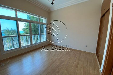 Villa in Marina Village, Abu Dhabi, UAE 7 bedrooms, 1500 sq.m. № 615282 - photo 5