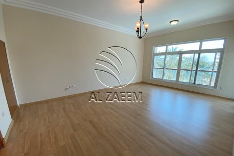 Villa in Marina Village, Abu Dhabi, UAE 7 bedrooms, 1500 sq.m. № 615282 - photo 2