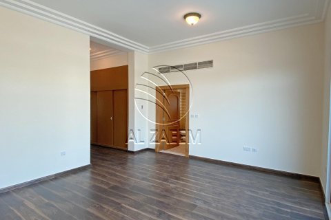Villa in Marina Village, Abu Dhabi, UAE 7 bedrooms, 1500 sq.m. № 615282 - photo 6