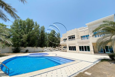 Villa in Marina Village, Abu Dhabi, UAE 7 bedrooms, 1500 sq.m. № 615282 - photo 1
