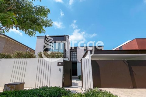 Villa on the Saadiyat Island, Abu Dhabi, UAE 5 bedrooms, 579.2 sq.m. № 578513 - photo 1