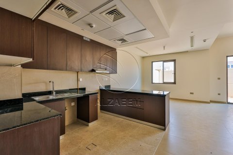 Townhouse in Khalifa City, Abu Dhabi, UAE 2 bedrooms, 123 sq.m. № 615698 - photo 21