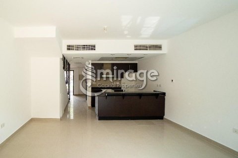 Shtëpi në qytet në Al Reef, Abu Dhabi, Emiratet e Bashkuara Arabe 2 dhoma gjumi, 117.2 m2. № 550177 - Foto 4