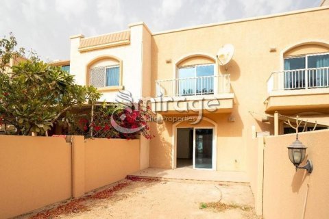 Shtëpi në qytet në Al Reef, Abu Dhabi, Emiratet e Bashkuara Arabe 2 dhoma gjumi, 117.2 m2. № 550177 - Foto 2