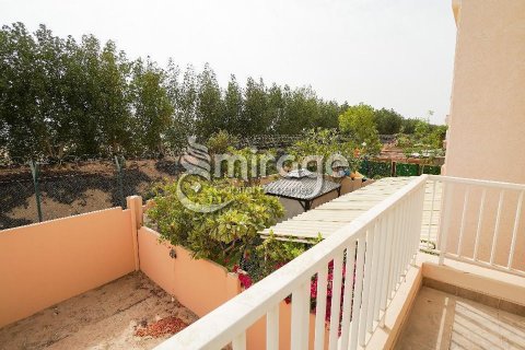 Shtëpi në qytet në Al Reef, Abu Dhabi, Emiratet e Bashkuara Arabe 2 dhoma gjumi, 117.2 m2. № 550177 - Foto 3