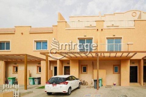 Shtëpi në qytet në Al Reef, Abu Dhabi, Emiratet e Bashkuara Arabe 2 dhoma gjumi, 117.2 m2. № 550177 - Foto 1