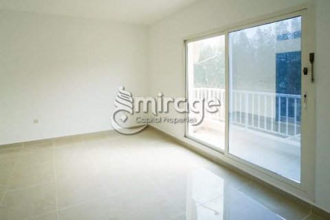 Shtëpi në qytet në Al Reef, Abu Dhabi, Emiratet e Bashkuara Arabe 2 dhoma gjumi, 117.2 m2. № 550177 - Foto 5