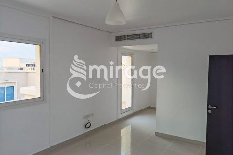 Vilë në Al Reef, Abu Dhabi, Emiratet e Bashkuara Arabe 5 dhoma gjumi, 348.4 m2. № 574623 - Foto 6