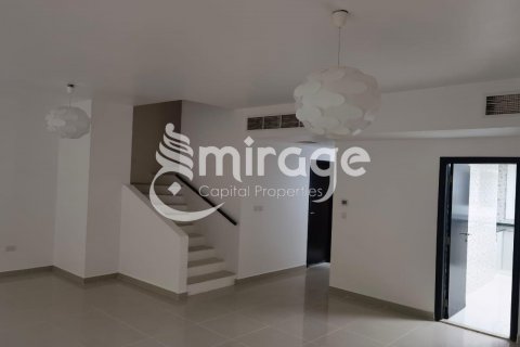 Vilë në Al Reef, Abu Dhabi, Emiratet e Bashkuara Arabe 5 dhoma gjumi, 348.4 m2. № 574623 - Foto 3