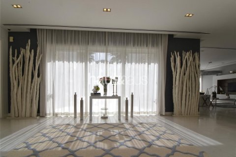 Vila di Al Barari, Dubai, UAE 4 bilik tidur, 693 meter persegi № 626703 - foto 12