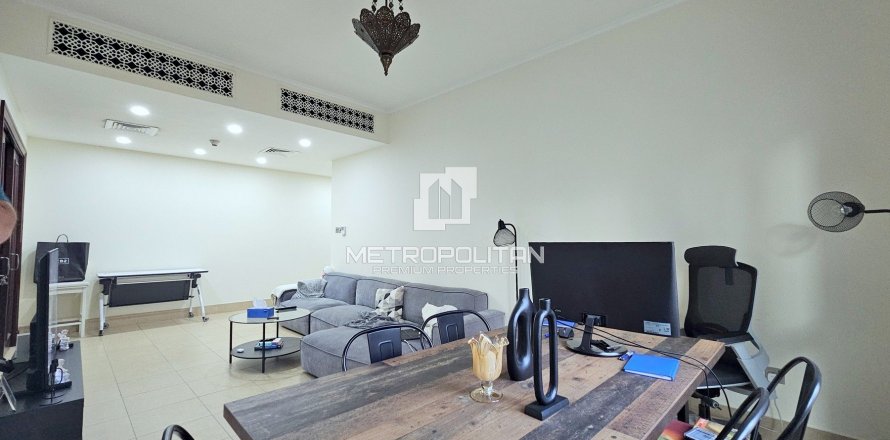 Apartment in Old Town, Dubai, UAE 1 bedroom, 90 sq.m. № 592405