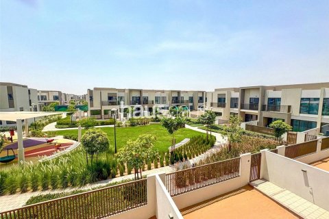 Řadový dům v Dubai Land, Dubai, SAE 4 ložnice, 216 m² Č.: 626017 - fotografie 14
