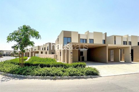 Řadový dům v Dubai Land, Dubai, SAE 4 ložnice, 216 m² Č.: 626017 - fotografie 1