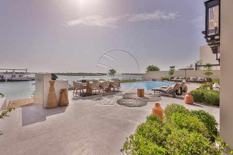 Vila di Abu Dhabi, UAE 5 bilik tidur, 454 meter persegi № 615811 - foto 1