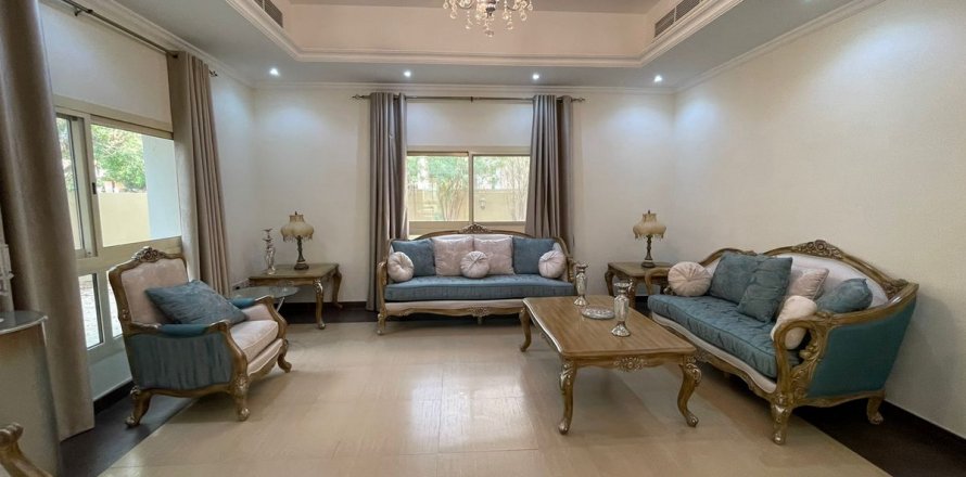 Villa itt: Dubai, EAE, 4 hálószoba, 571.3 m², azonosító: 548240
