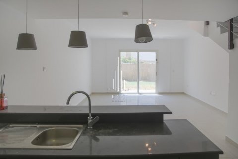 Řadový dům v Al Reef, Abu Dhabi, SAE 3 ložnice, 174.5 m² Č.: 550732 - fotografie 13