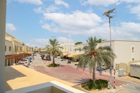 Řadový dům v Al Reef, Abu Dhabi, SAE 3 ložnice, 174.5 m² Č.: 550732 - fotografie 1