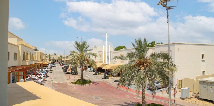 Řadový dům v Al Reef, Abu Dhabi, SAE 3 ložnice, 174.5 m² Č.: 550732