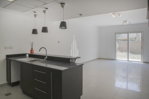 Řadový dům v Al Reef, Abu Dhabi, SAE 3 ložnice, 174.5 m² Č.: 550732 - fotografie 10