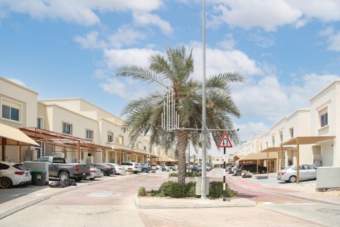Řadový dům v Al Reef, Abu Dhabi, SAE 3 ložnice, 174.5 m² Č.: 550732 - fotografie 4