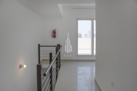 Řadový dům v Al Reef, Abu Dhabi, SAE 3 ložnice, 174.5 m² Č.: 550732 - fotografie 16