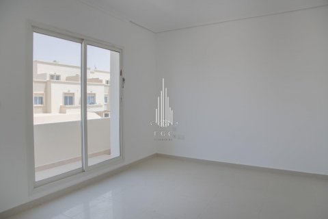 Řadový dům v Al Reef, Abu Dhabi, SAE 3 ložnice, 174.5 m² Č.: 550732 - fotografie 11