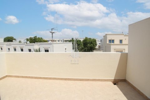 Řadový dům v Al Reef, Abu Dhabi, SAE 3 ložnice, 174.5 m² Č.: 550732 - fotografie 12