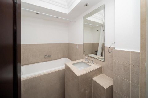 Снять в аренду квартиру в Даунтаун Дубай (Даунтаун Бурдж Дубай), ОАЭ 2 спальни, 133м2, № 616515 - фото 19