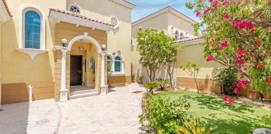 Вилла в Jumeirah Park, Дубай, ОАЭ 3 спальни, 285м2 № 616517