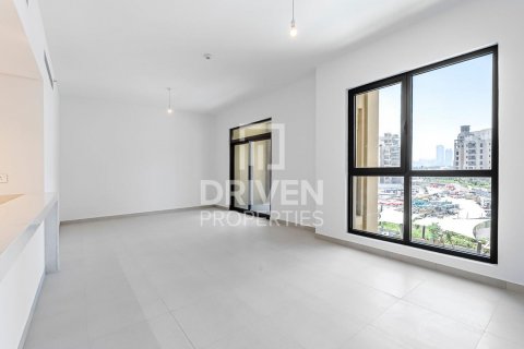 Apartment in Umm Suqeim, Dubai, UAE 3 bedrooms, 179 sq.m. № 602730 - photo 2
