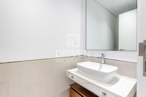 Apartment in Umm Suqeim, Dubai, UAE 3 bedrooms, 179 sq.m. № 602730 - photo 12