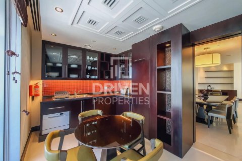 Apartment in Downtown Dubai (Downtown Burj Dubai), UAE 2 bedrooms, 172 sq.m. № 602074 - photo 5